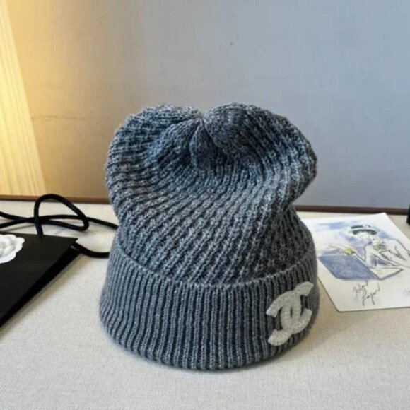 Chanel Gray Knit Beanie with Classic Logo - With Box - Picture 2 of 6